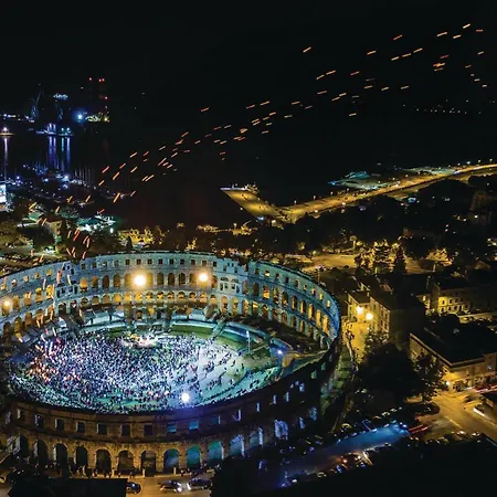 2 Bedroom Lovely In * 普拉