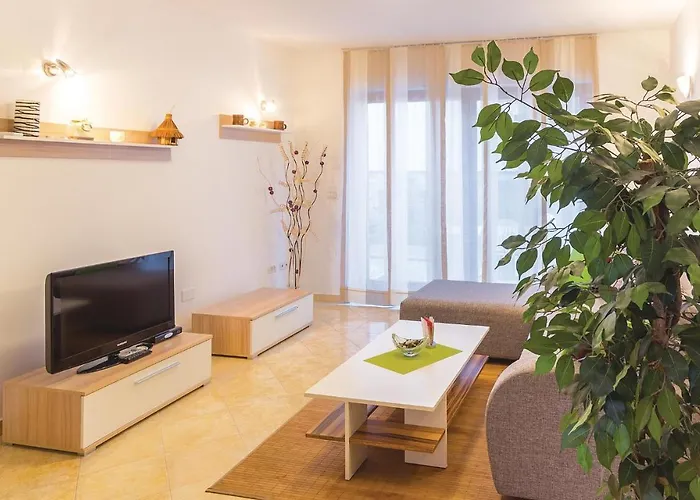 2 Bedroom Lovely In