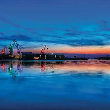 2 Bedroom Lovely In Appartement *