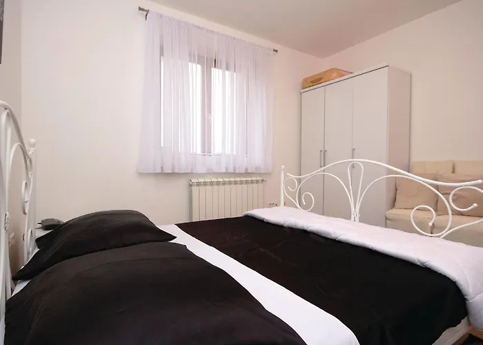 2 Bedroom Lovely In Appartement *