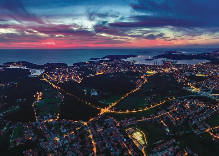 Appartement 2 Bedroom Lovely In Pula