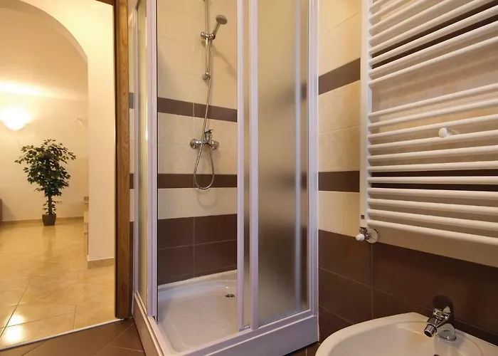 2 Bedroom Lovely In Appartement *