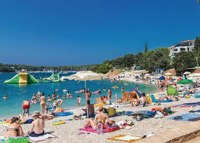 Apartament 2 Bedroom Lovely In *